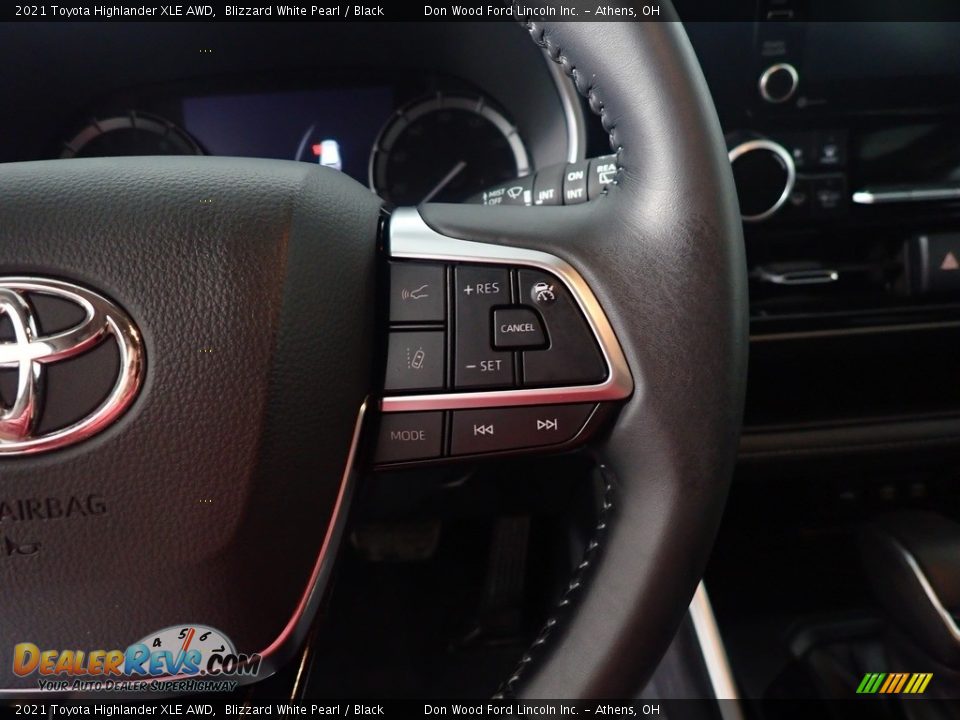 2021 Toyota Highlander XLE AWD Blizzard White Pearl / Black Photo #32