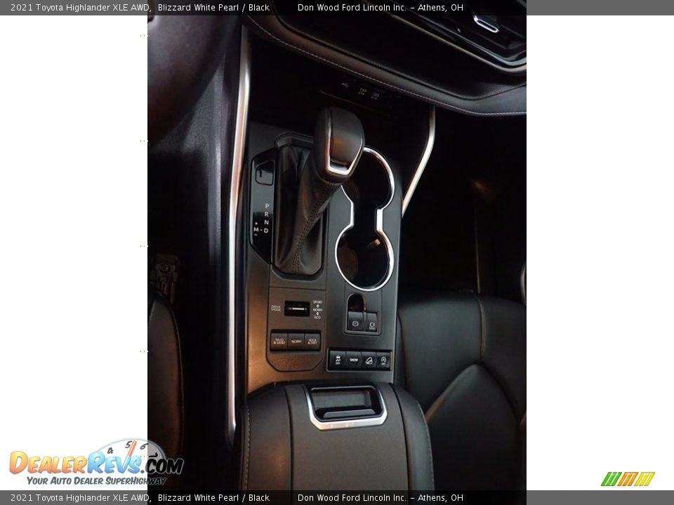 2021 Toyota Highlander XLE AWD Blizzard White Pearl / Black Photo #34