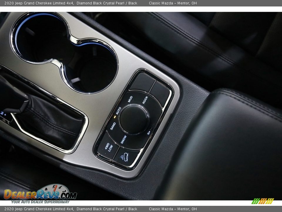 2020 Jeep Grand Cherokee Limited 4x4 Diamond Black Crystal Pearl / Black Photo #17