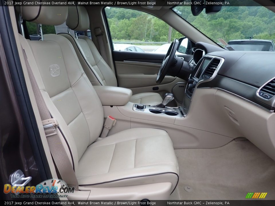 2017 Jeep Grand Cherokee Overland 4x4 Walnut Brown Metallic / Brown/Light Frost Beige Photo #16