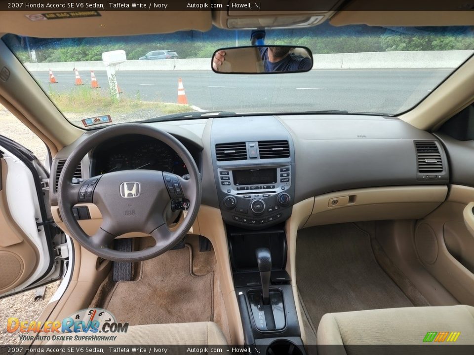 2007 Honda Accord SE V6 Sedan Taffeta White / Ivory Photo #11