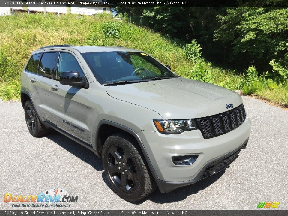 Front 3/4 View of 2020 Jeep Grand Cherokee Upland 4x4 Photo #5