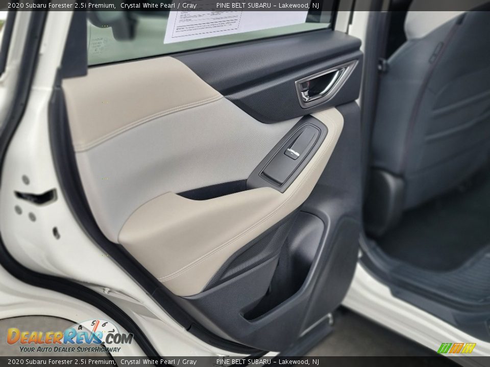 2020 Subaru Forester 2.5i Premium Crystal White Pearl / Gray Photo #32