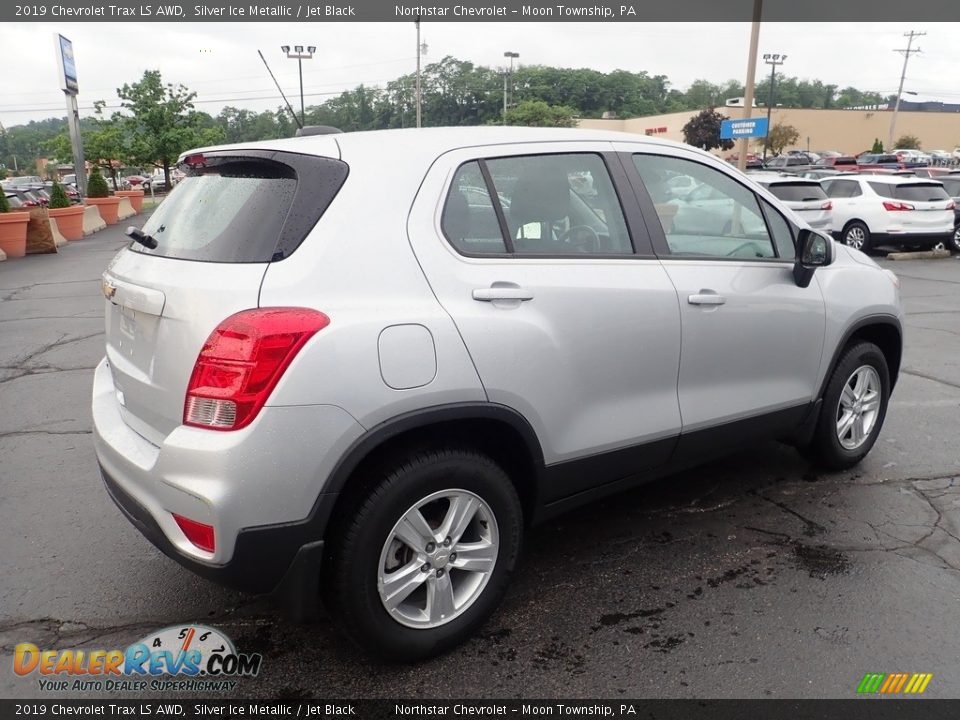 2019 Chevrolet Trax LS AWD Silver Ice Metallic / Jet Black Photo #9