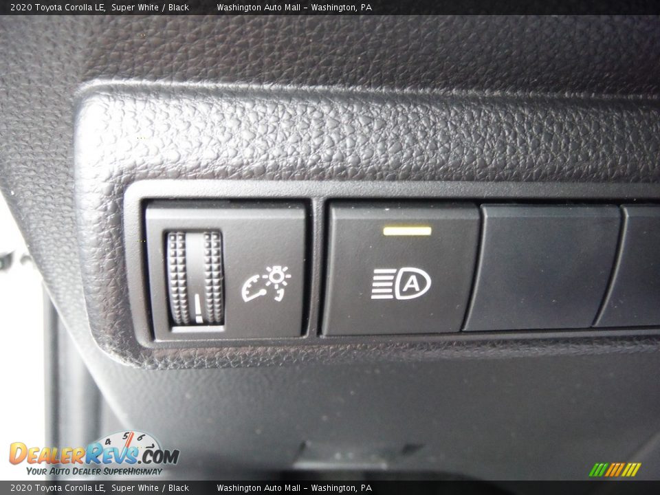 2020 Toyota Corolla LE Super White / Black Photo #22