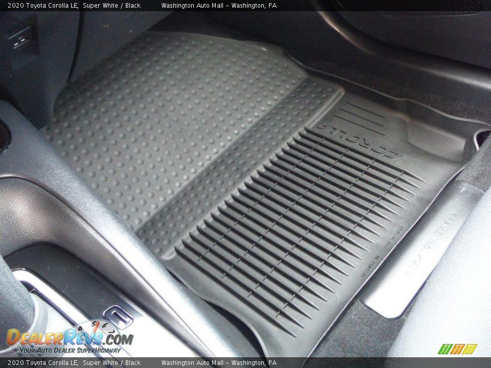 2020 Toyota Corolla LE Super White / Black Photo #24