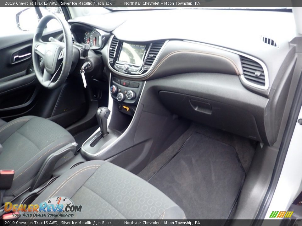 2019 Chevrolet Trax LS AWD Silver Ice Metallic / Jet Black Photo #16