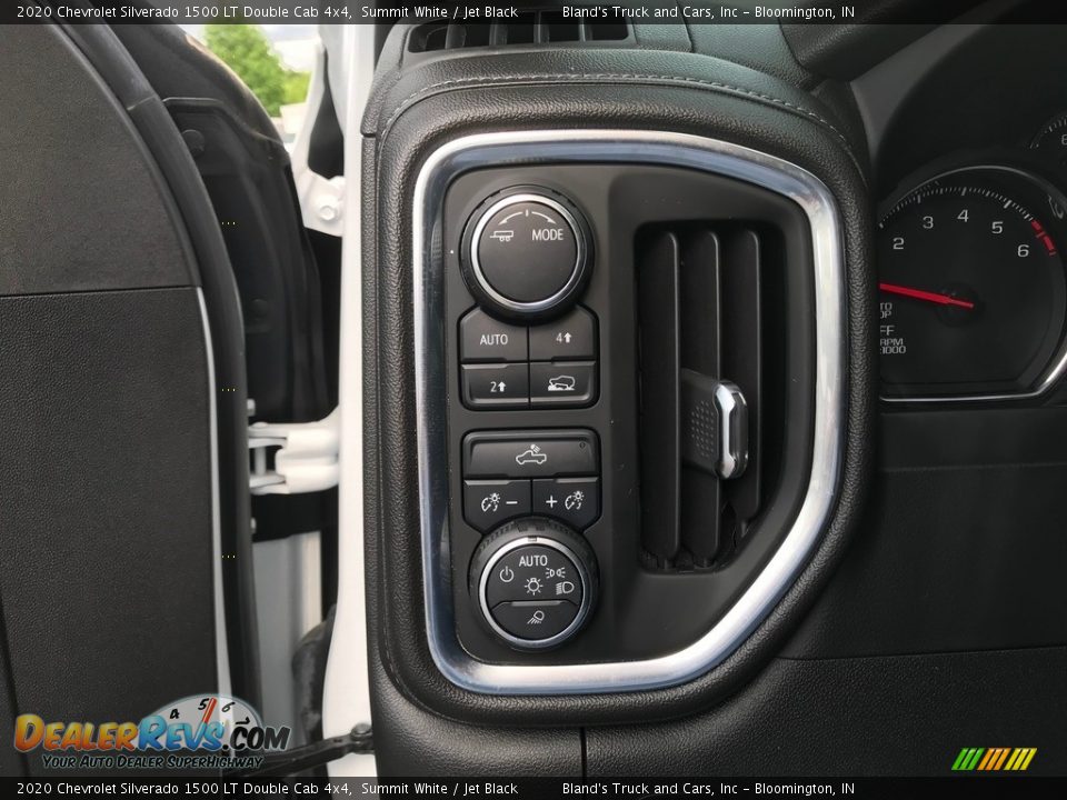 2020 Chevrolet Silverado 1500 LT Double Cab 4x4 Summit White / Jet Black Photo #18