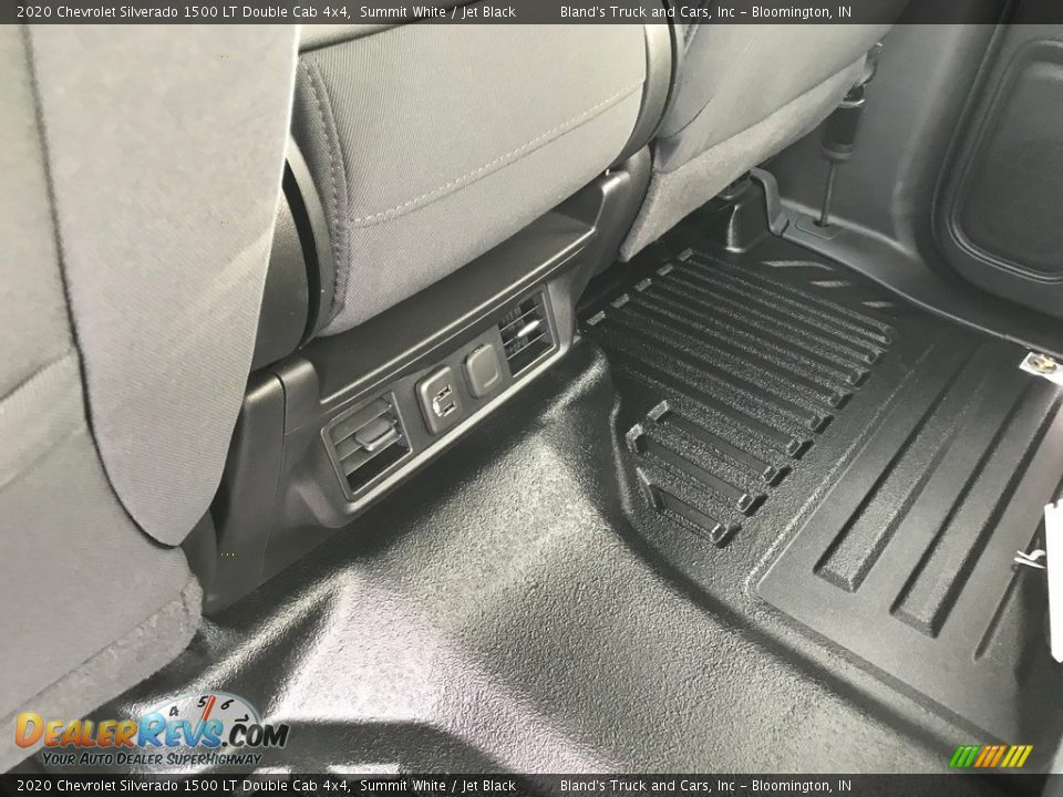2020 Chevrolet Silverado 1500 LT Double Cab 4x4 Summit White / Jet Black Photo #35