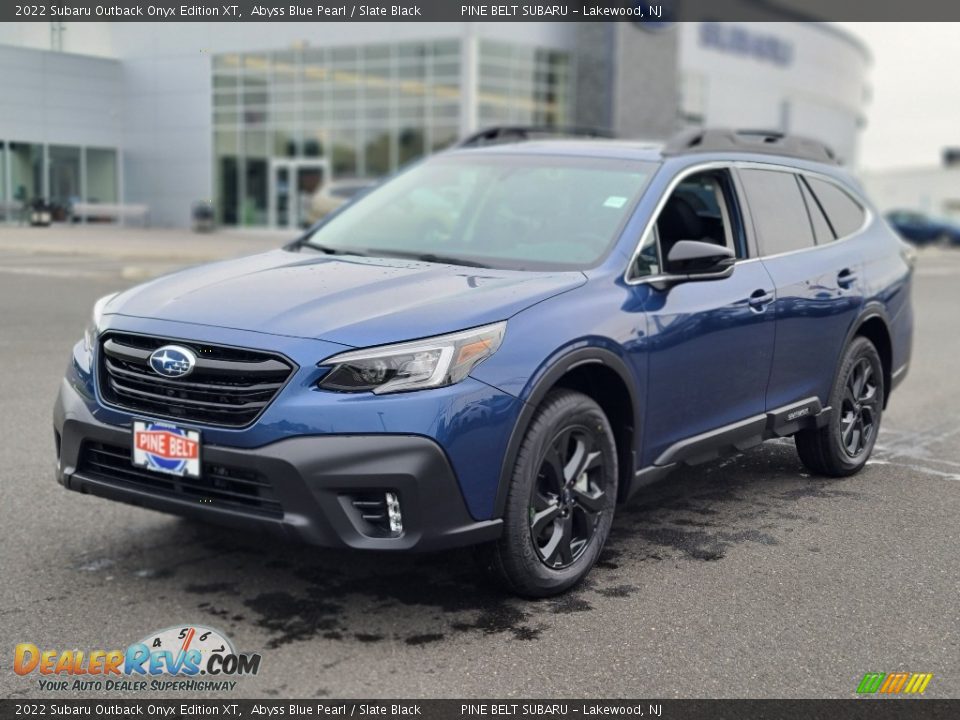 Front 3/4 View of 2022 Subaru Outback Onyx Edition XT Photo #1