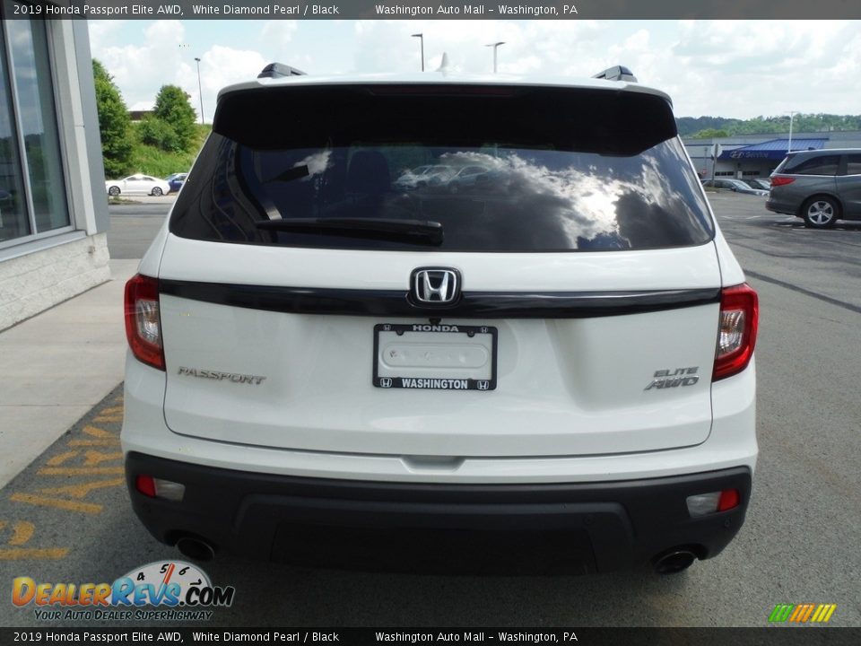 2019 Honda Passport Elite AWD White Diamond Pearl / Black Photo #9