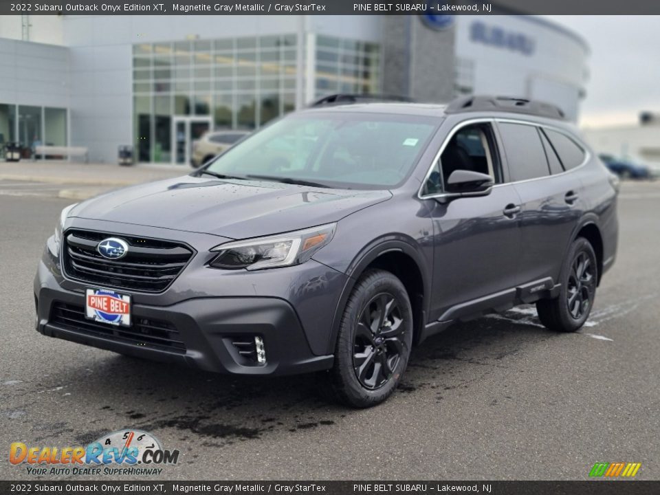 Front 3/4 View of 2022 Subaru Outback Onyx Edition XT Photo #1