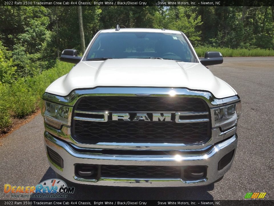 2022 Ram 3500 Tradesman Crew Cab 4x4 Chassis Bright White / Black/Diesel Gray Photo #3