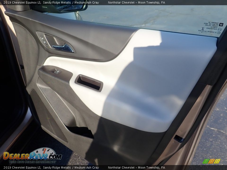 2019 Chevrolet Equinox LS Sandy Ridge Metallic / Medium Ash Gray Photo #17