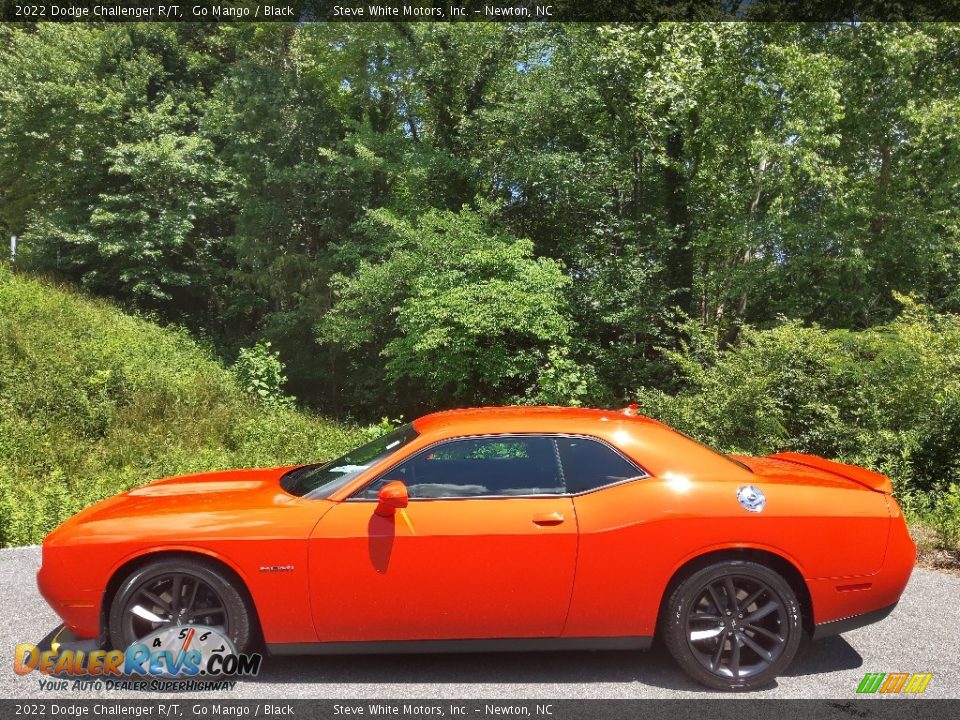 Go Mango 2022 Dodge Challenger R/T Photo #1