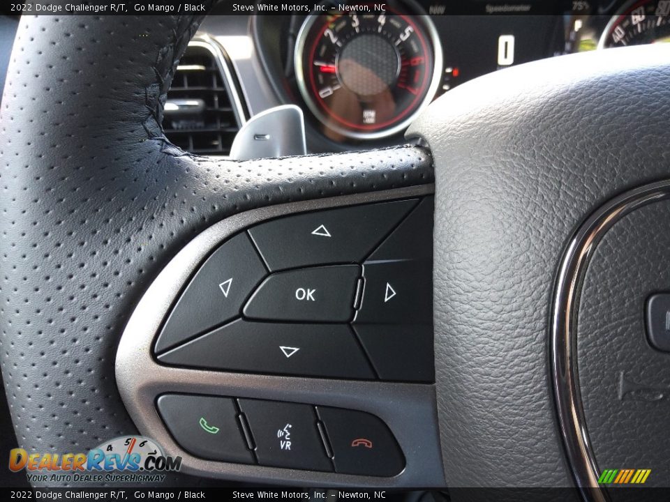 2022 Dodge Challenger R/T Steering Wheel Photo #17