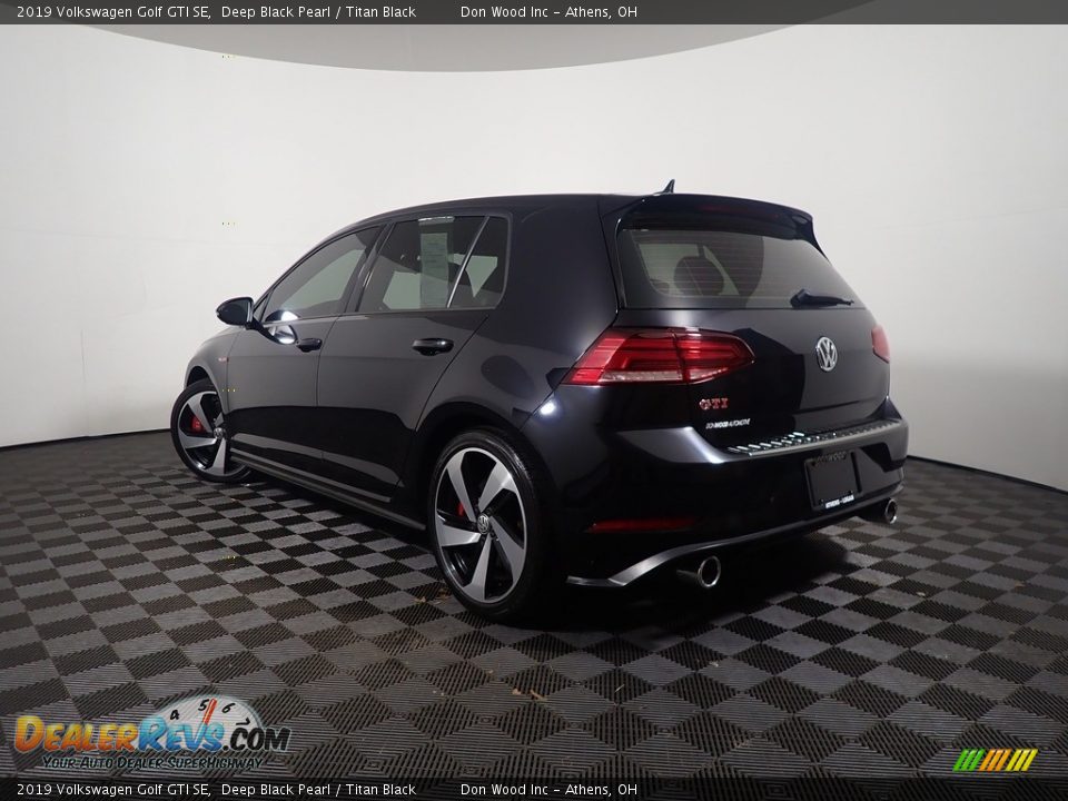 2019 Volkswagen Golf GTI SE Deep Black Pearl / Titan Black Photo #12