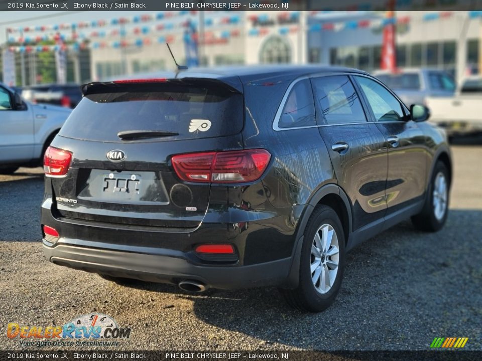 2019 Kia Sorento LX Ebony Black / Satin Black Photo #5