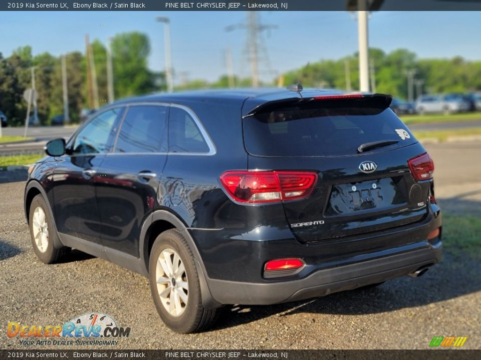 2019 Kia Sorento LX Ebony Black / Satin Black Photo #7