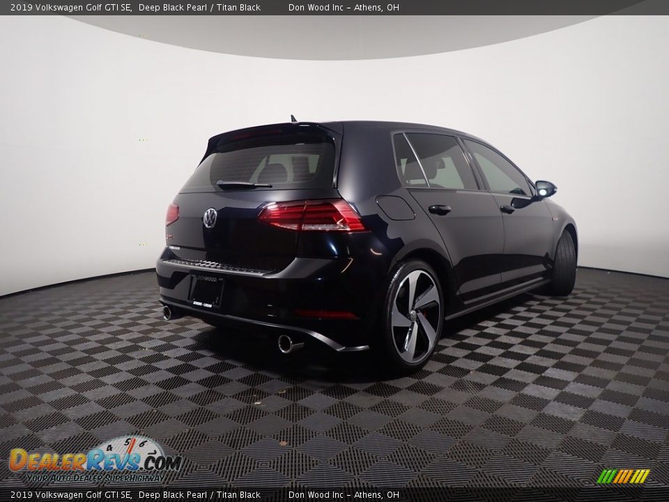 2019 Volkswagen Golf GTI SE Deep Black Pearl / Titan Black Photo #17