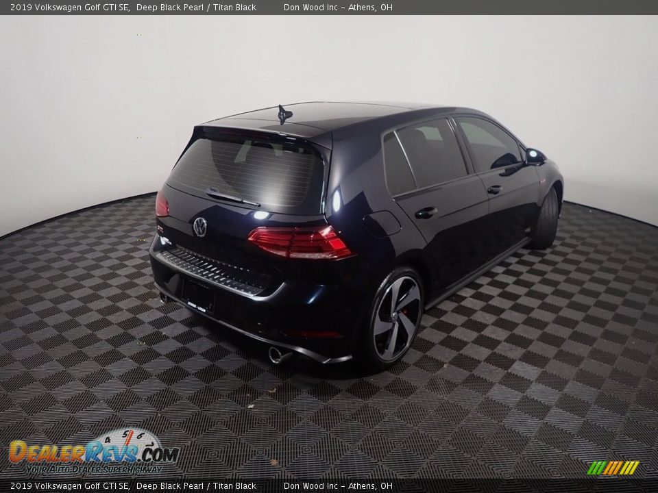 2019 Volkswagen Golf GTI SE Deep Black Pearl / Titan Black Photo #18