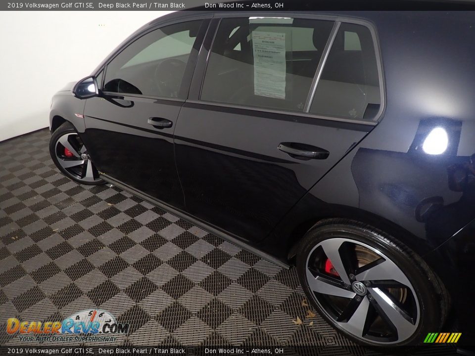 2019 Volkswagen Golf GTI SE Deep Black Pearl / Titan Black Photo #19