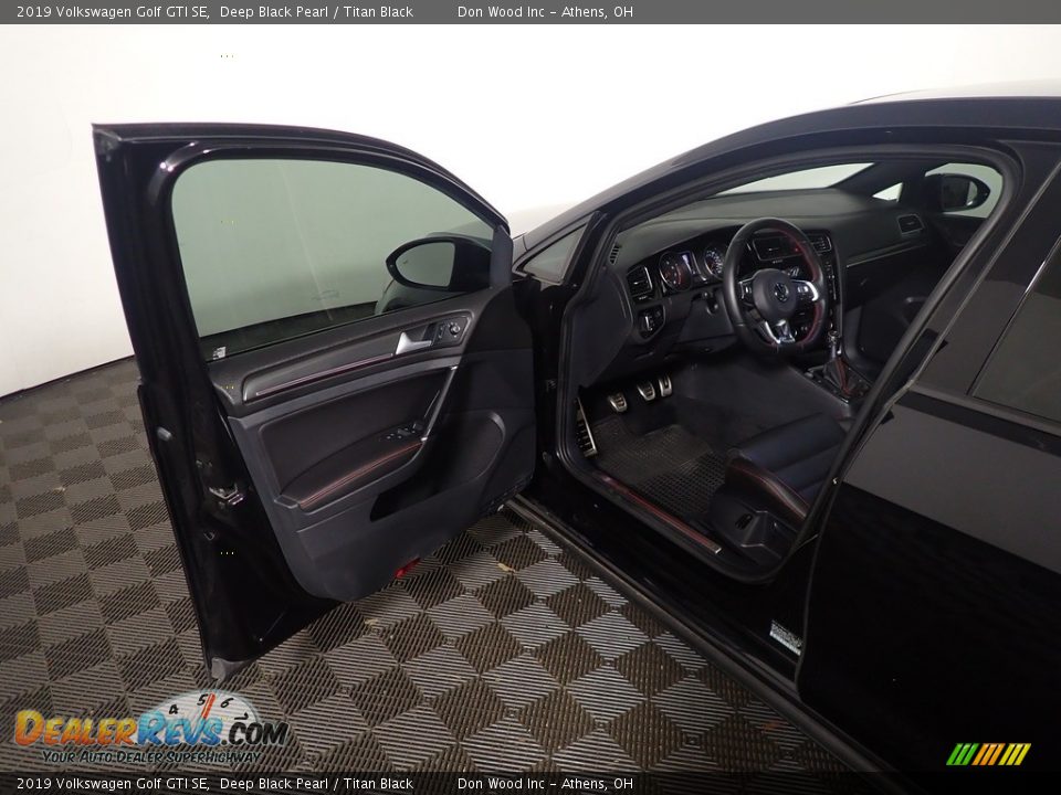 2019 Volkswagen Golf GTI SE Deep Black Pearl / Titan Black Photo #21