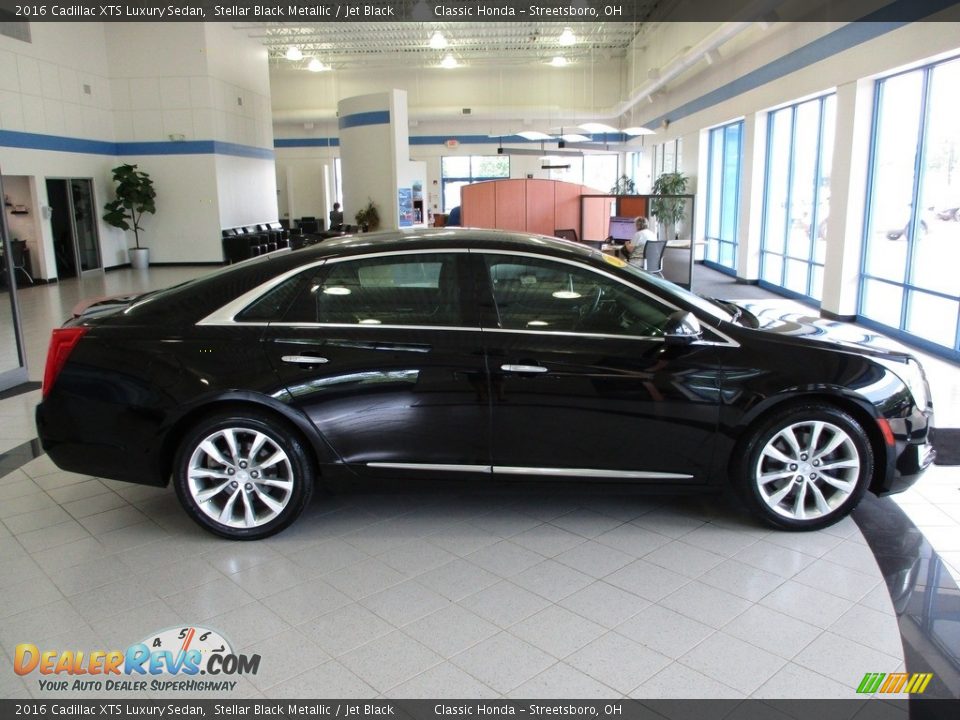 2016 Cadillac XTS Luxury Sedan Stellar Black Metallic / Jet Black Photo #4