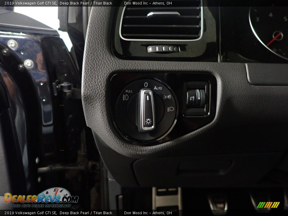 Controls of 2019 Volkswagen Golf GTI SE Photo #32