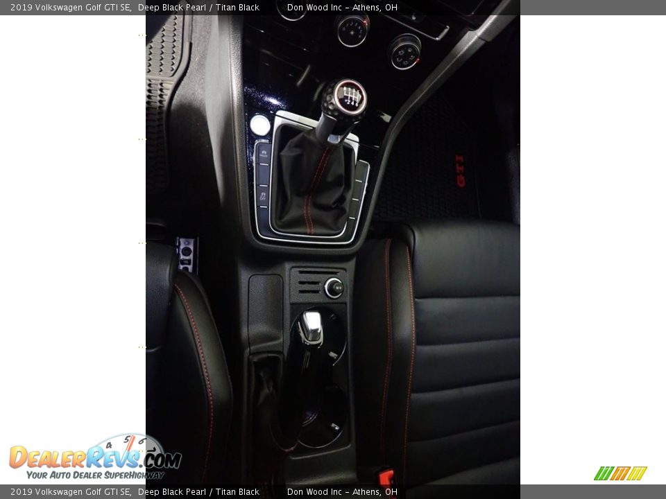 2019 Volkswagen Golf GTI SE Shifter Photo #33