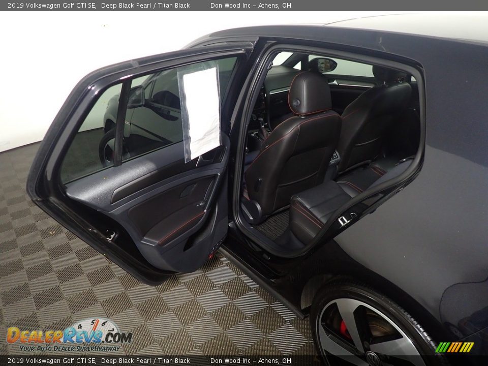 2019 Volkswagen Golf GTI SE Deep Black Pearl / Titan Black Photo #35