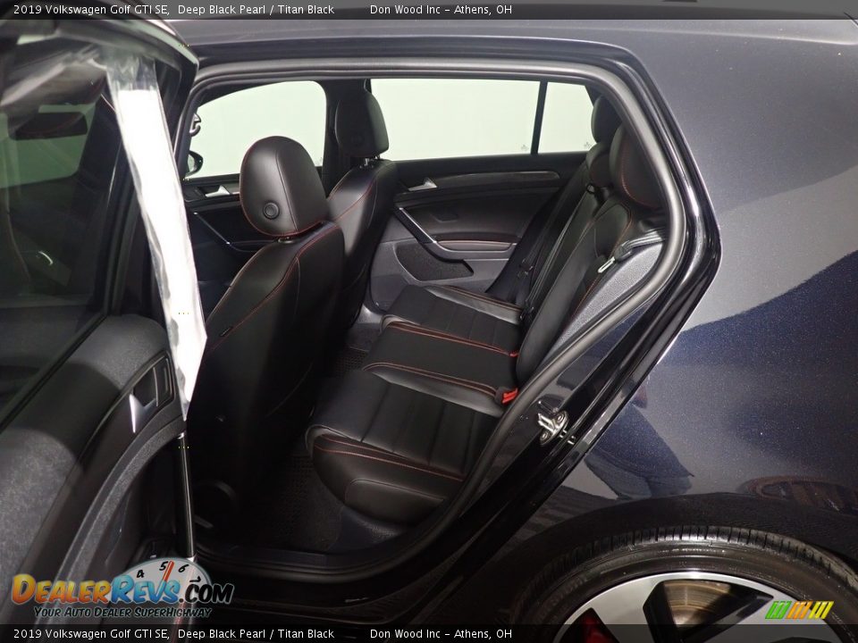 2019 Volkswagen Golf GTI SE Deep Black Pearl / Titan Black Photo #36