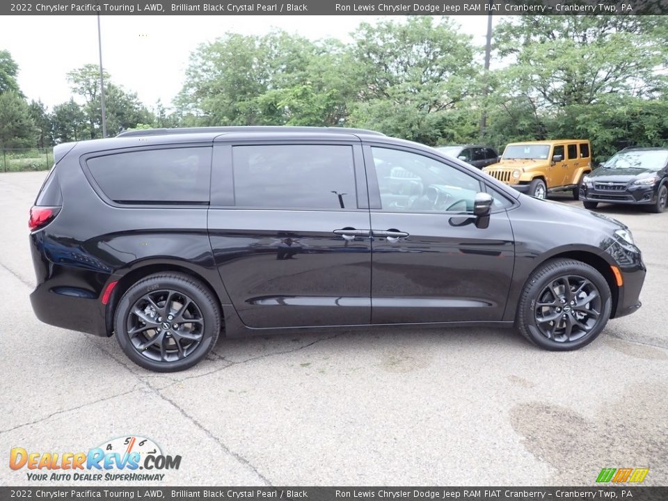 2022 Chrysler Pacifica Touring L AWD Brilliant Black Crystal Pearl / Black Photo #6