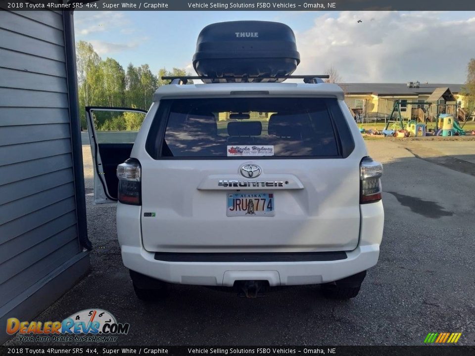 2018 Toyota 4Runner SR5 4x4 Super White / Graphite Photo #4