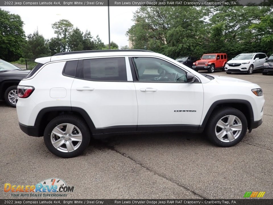 2022 Jeep Compass Latitude 4x4 Bright White / Steel Gray Photo #6