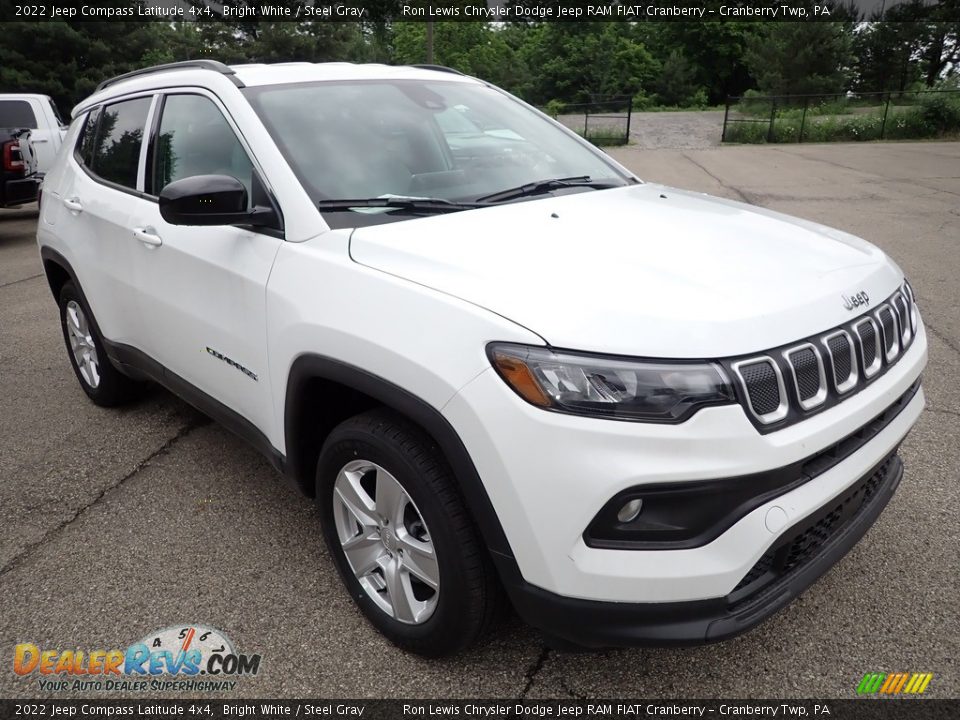 2022 Jeep Compass Latitude 4x4 Bright White / Steel Gray Photo #7