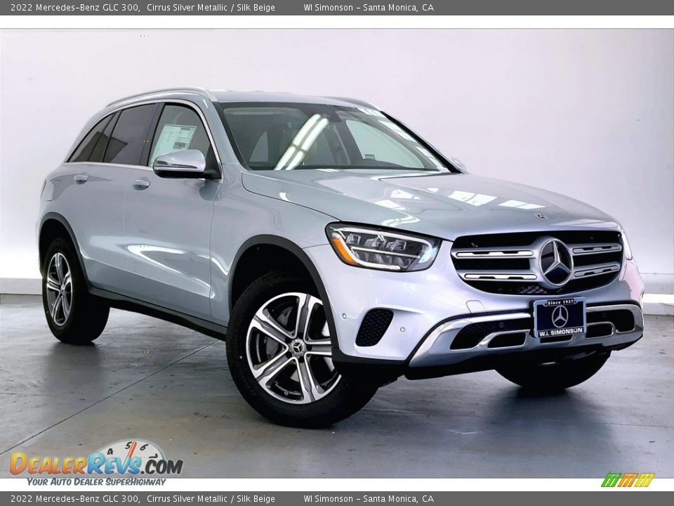 Front 3/4 View of 2022 Mercedes-Benz GLC 300 Photo #12