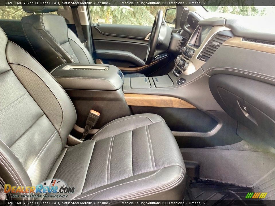 Front Seat of 2020 GMC Yukon XL Denali 4WD Photo #4