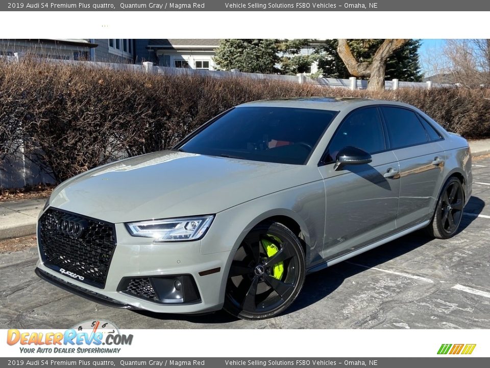 Front 3/4 View of 2019 Audi S4 Premium Plus quattro Photo #1
