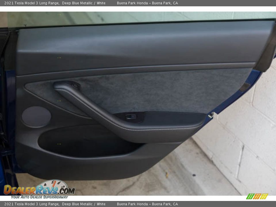 Door Panel of 2021 Tesla Model 3 Long Range Photo #31