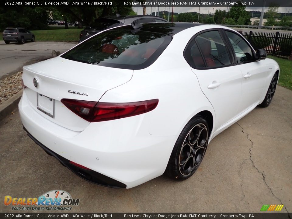 2022 Alfa Romeo Giulia Veloce AWD Alfa White / Black/Red Photo #5