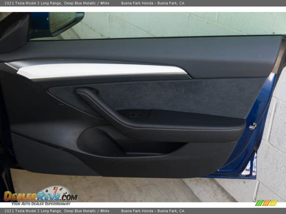 Door Panel of 2021 Tesla Model 3 Long Range Photo #32