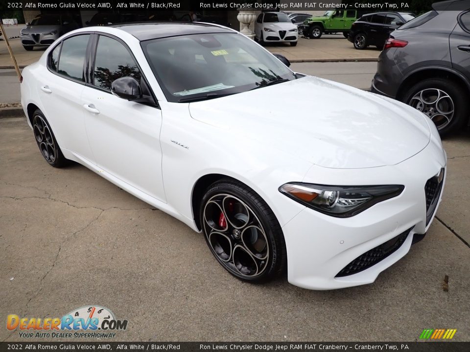 Front 3/4 View of 2022 Alfa Romeo Giulia Veloce AWD Photo #7