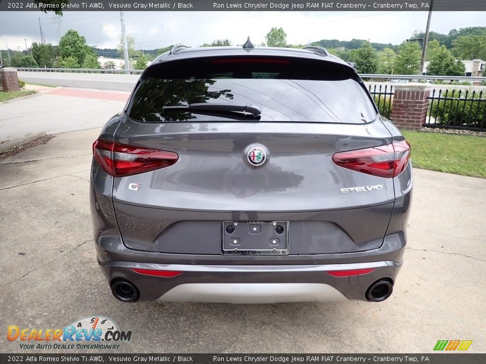 2022 Alfa Romeo Stelvio Ti AWD Vesuvio Gray Metallic / Black Photo #4