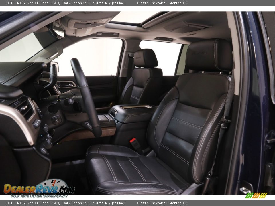 Front Seat of 2018 GMC Yukon XL Denali 4WD Photo #5