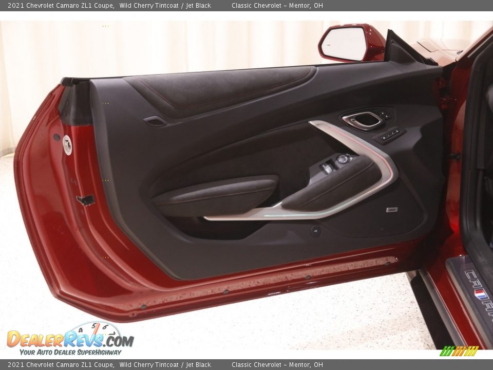 Door Panel of 2021 Chevrolet Camaro ZL1 Coupe Photo #4