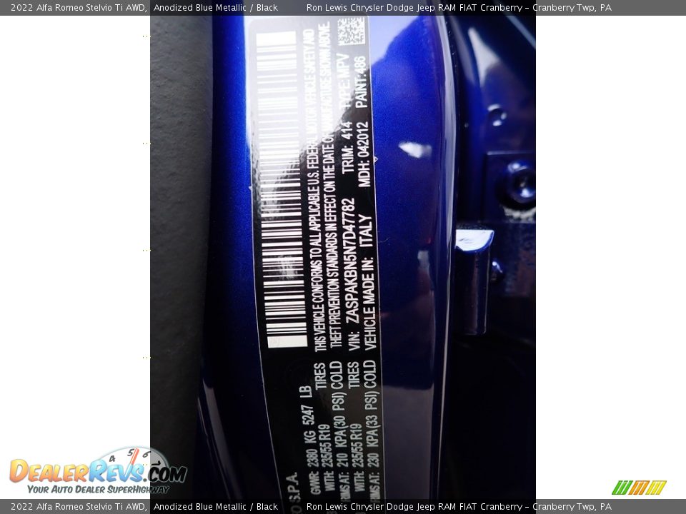 2022 Alfa Romeo Stelvio Ti AWD Anodized Blue Metallic / Black Photo #20