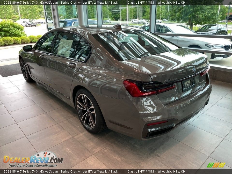 2022 BMW 7 Series 740i xDrive Sedan Berina Gray Amber Effect Metallic / Black Photo #2