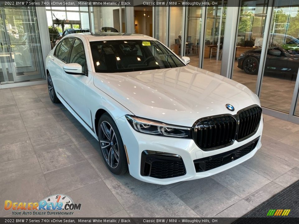 2022 BMW 7 Series 740i xDrive Sedan Mineral White Metallic / Black Photo #1