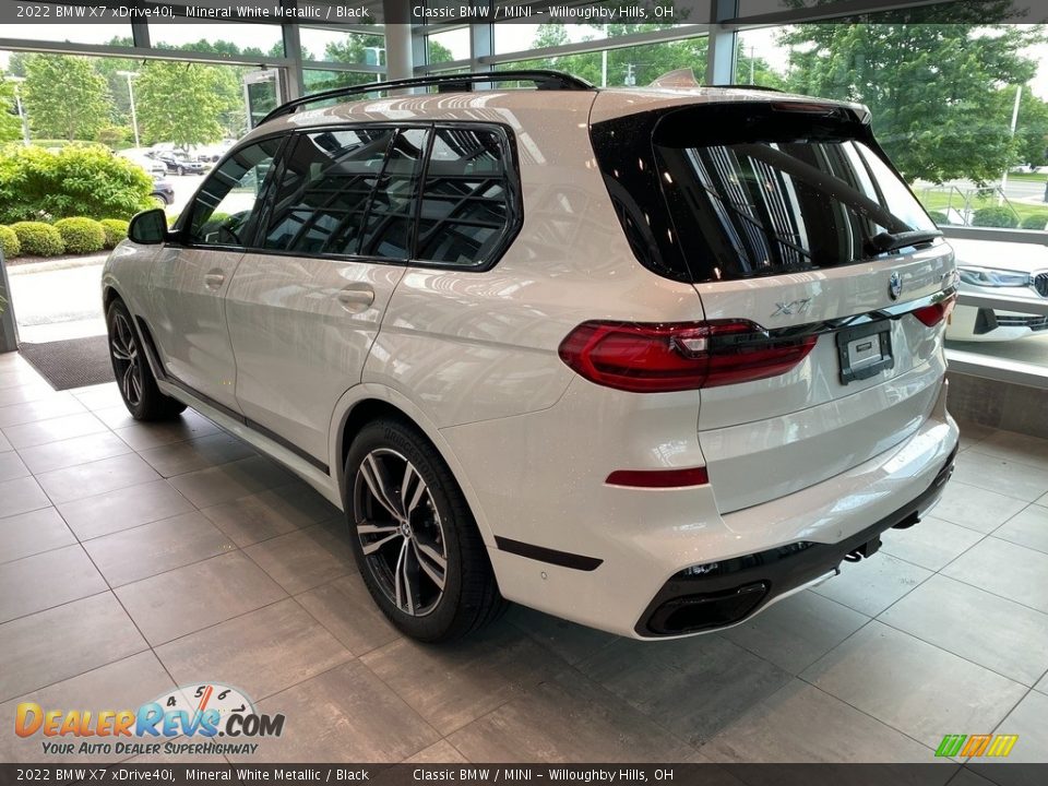 2022 BMW X7 xDrive40i Mineral White Metallic / Black Photo #2